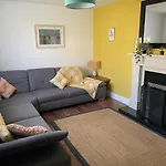 27 Ballyraine Park