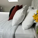 Hillside Lodge