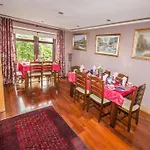 Oaklands Bed And Breakfast