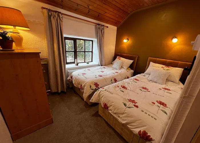Private Thatched Cottage - With Views