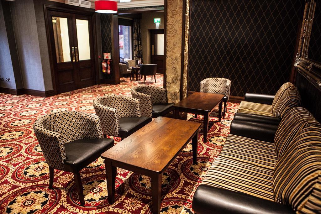 Dillon's Hotel 4*