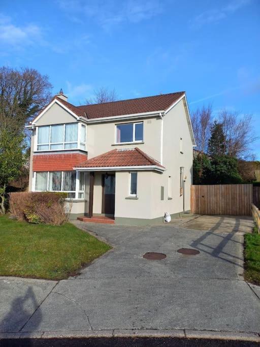 Large 4bed Available Long-term In * Letterkenny