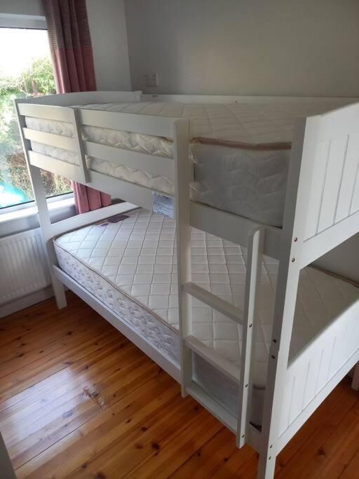 Villa Large 4bed Available Long-term In *