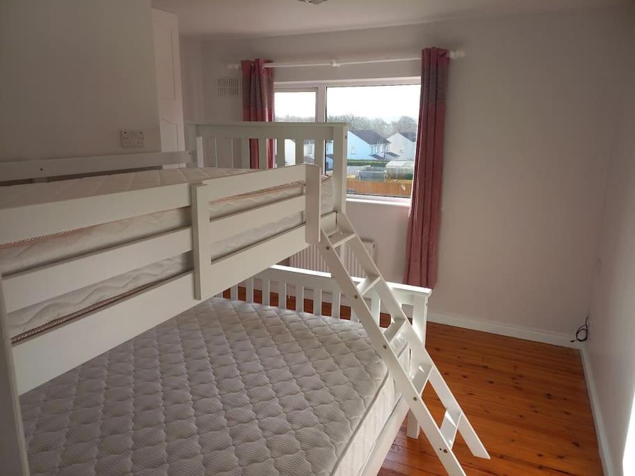 Large 4bed Available Long-term In *