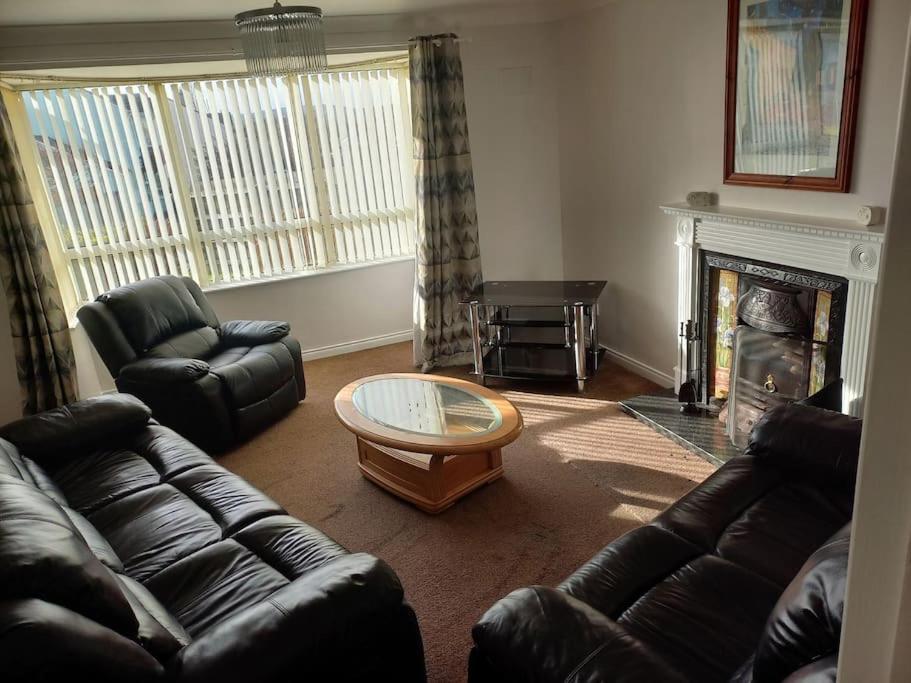 Large 4bed Available Long-term In Villa