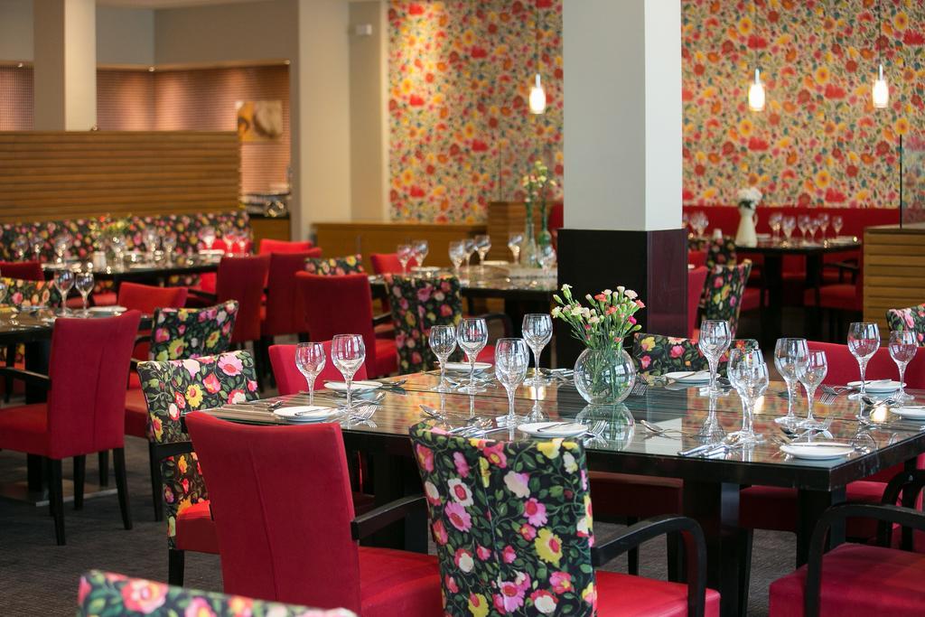 Radisson Blu Hotel, Hotel