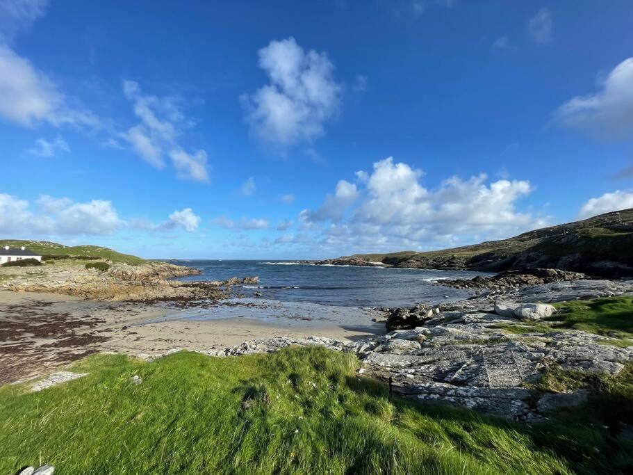 Luxury Log With Private Hot Tub & Sea Views Apartment *