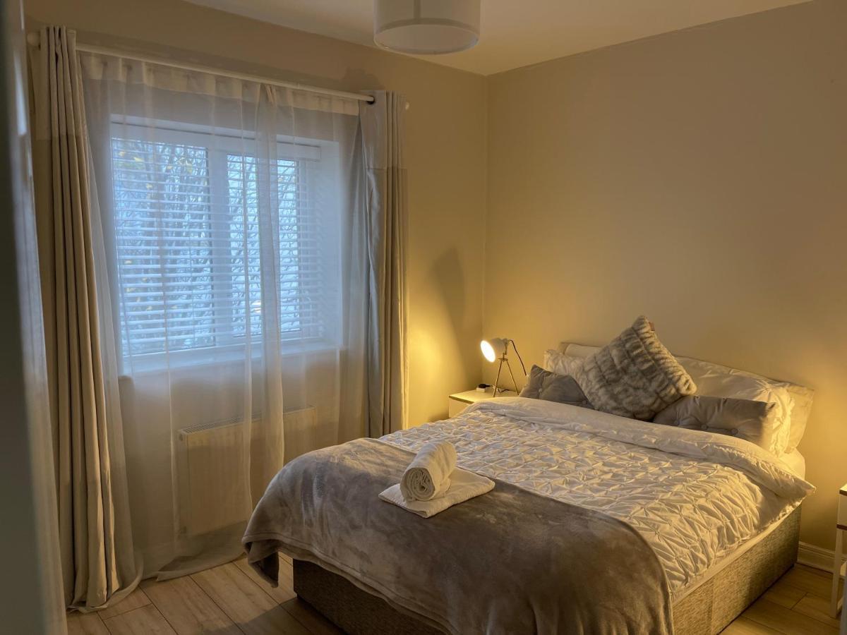 Three Bedroom Town Centre Apartment *