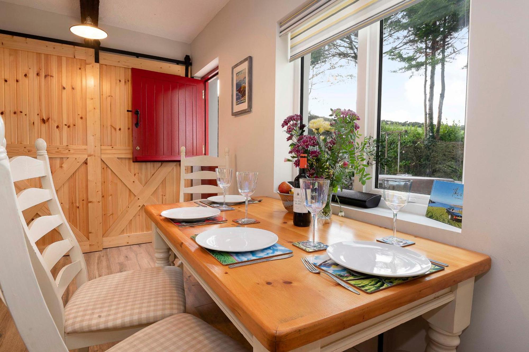 Traditional With Private Hot Tub In The Heart Of Donegal *