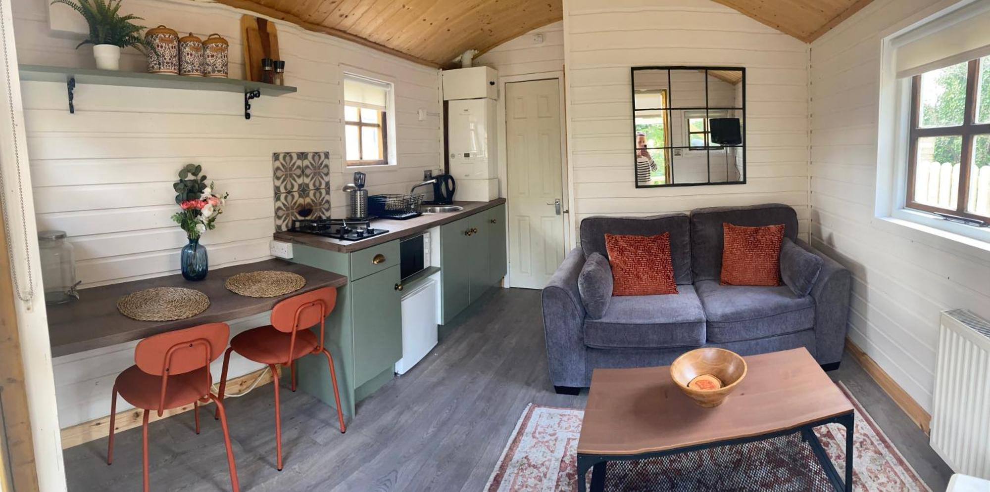 Letterkenny Cabin * Letterkenny
