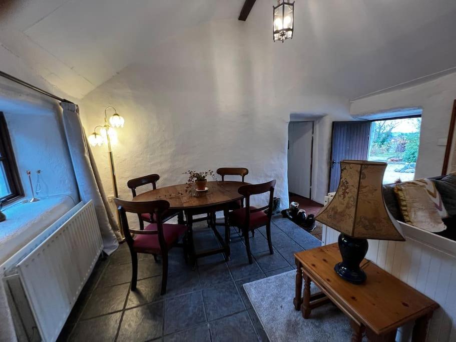 Private Thatched - With Views *