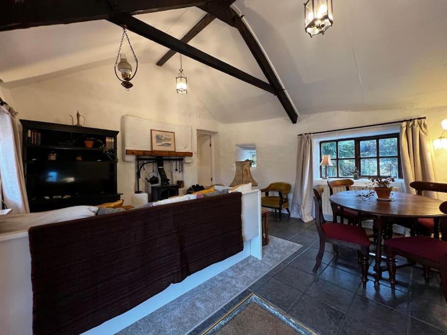Private Thatched - With Views Holiday home *