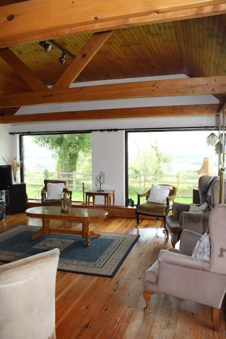 Private Thatched - With Views *
