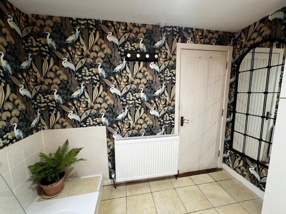 Private Thatched - With Views Holiday home