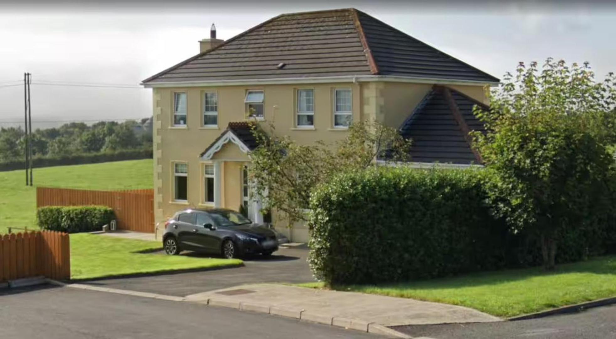 4bedroom House-letterkenny-privategarden-sleeps 7 Holiday home