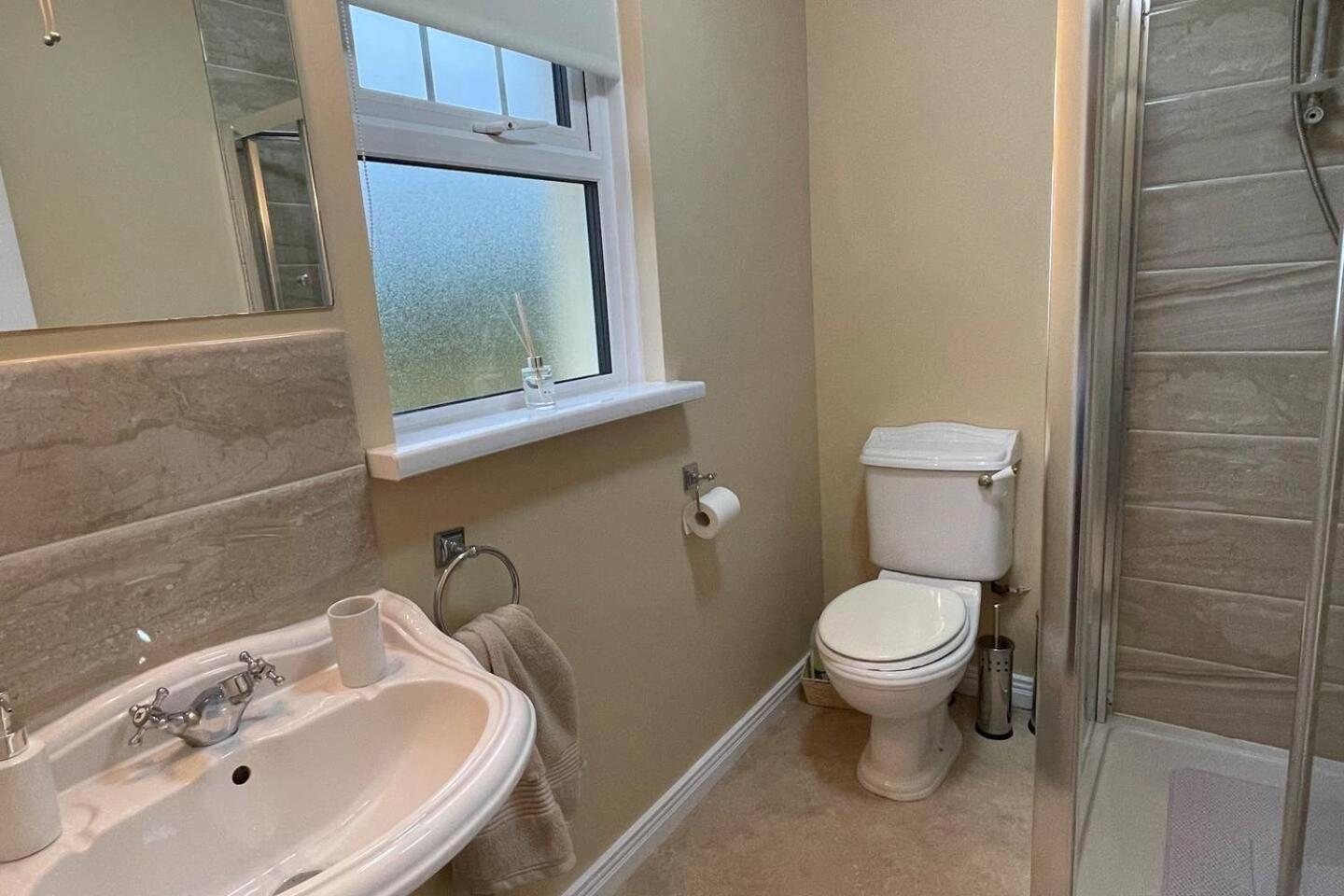 Holiday home 4bedroom House-letterkenny-privategarden-sleeps 7 Letterkenny