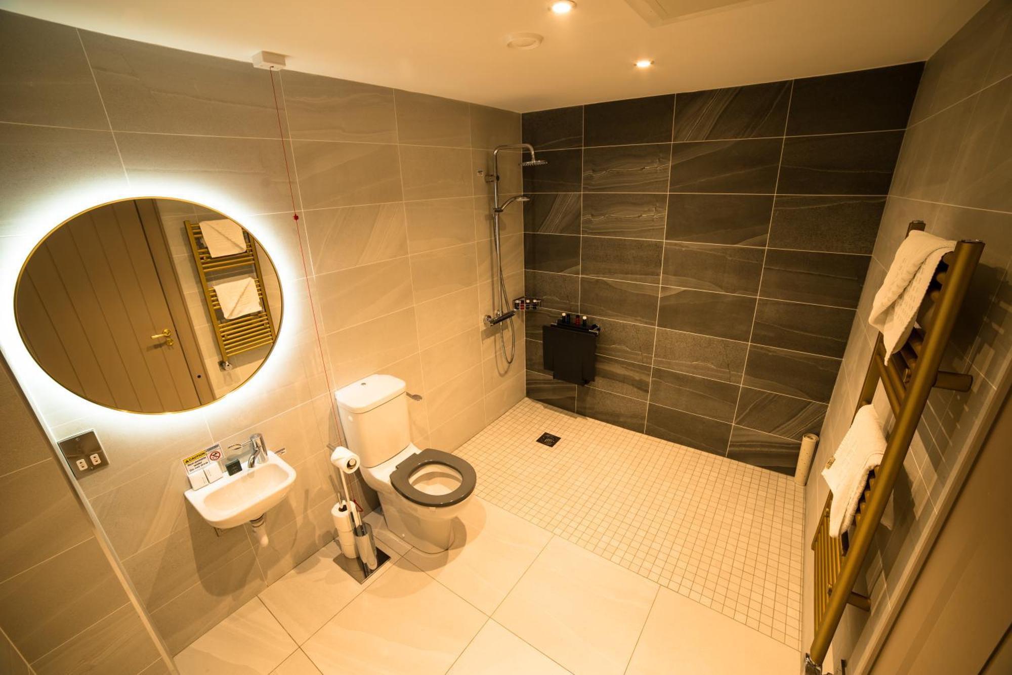 Rockhill House 4*