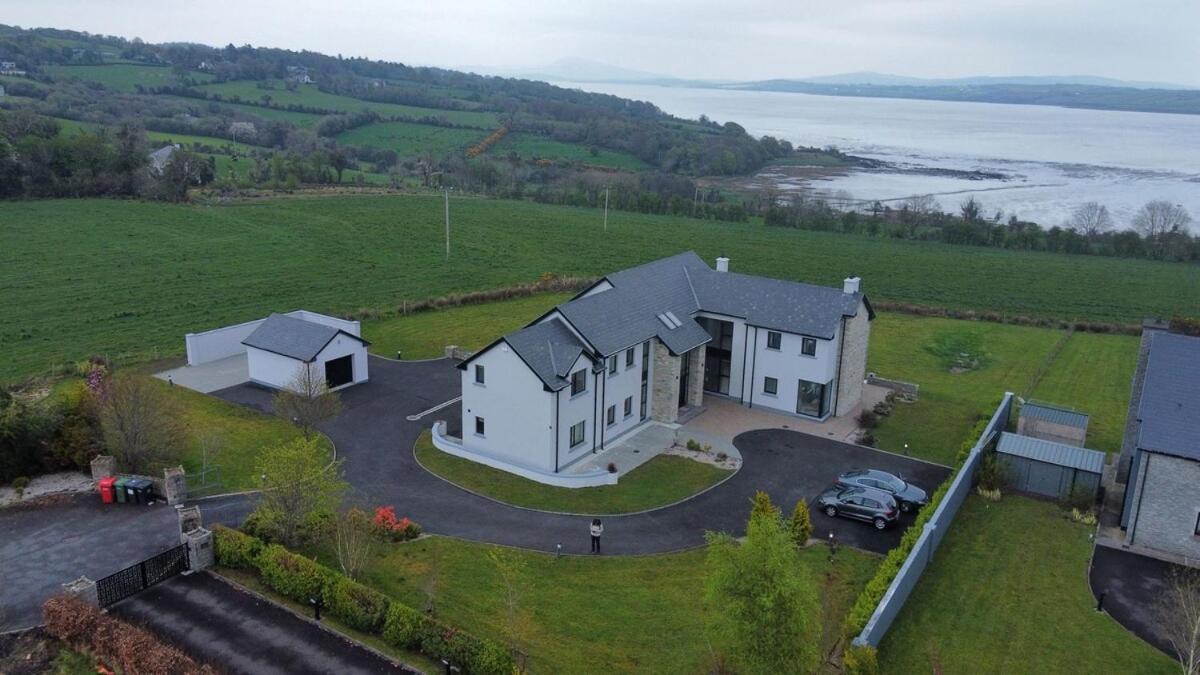 Serene Luxurious Retreat With Sea Views, Entire *