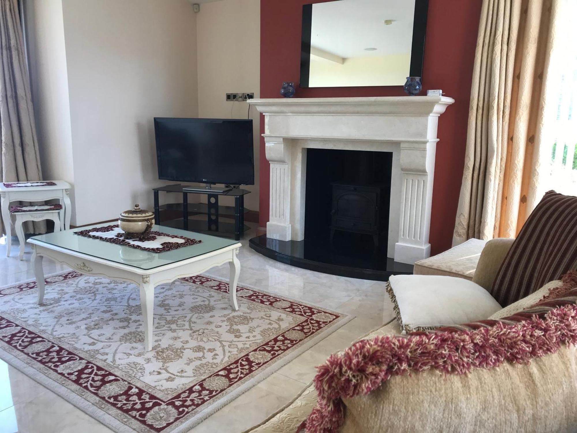 Serene Luxurious Retreat With Sea Views, Entire *