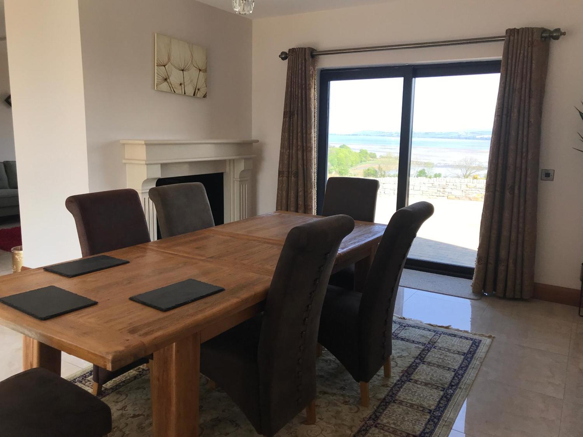 Serene Luxurious Retreat With Sea Views, Entire Holiday home *