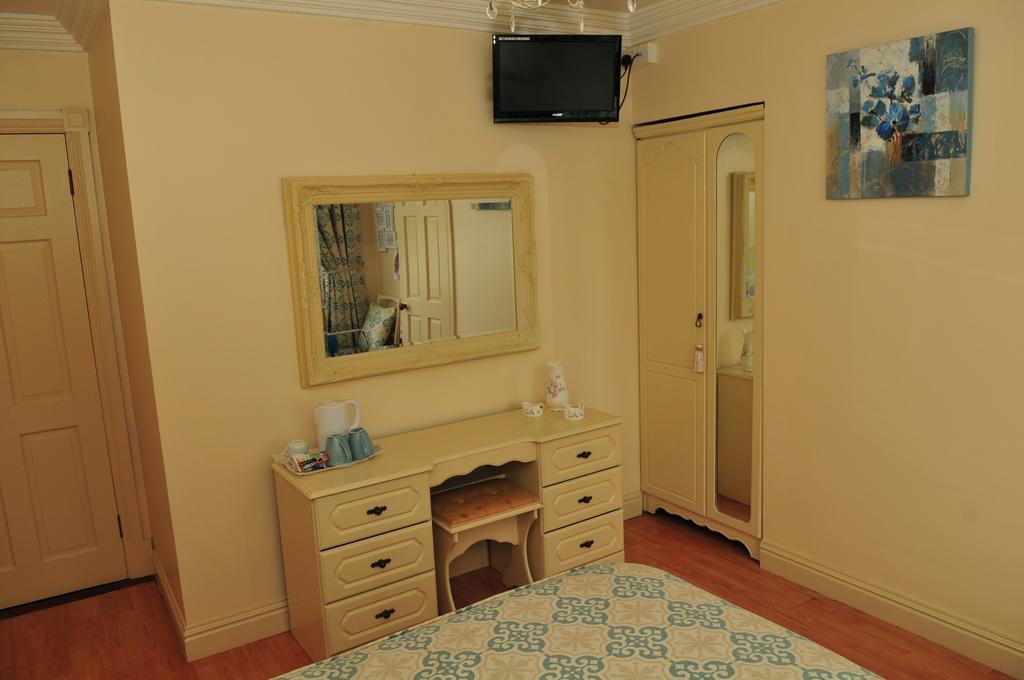 Bed & Breakfast Killererin House