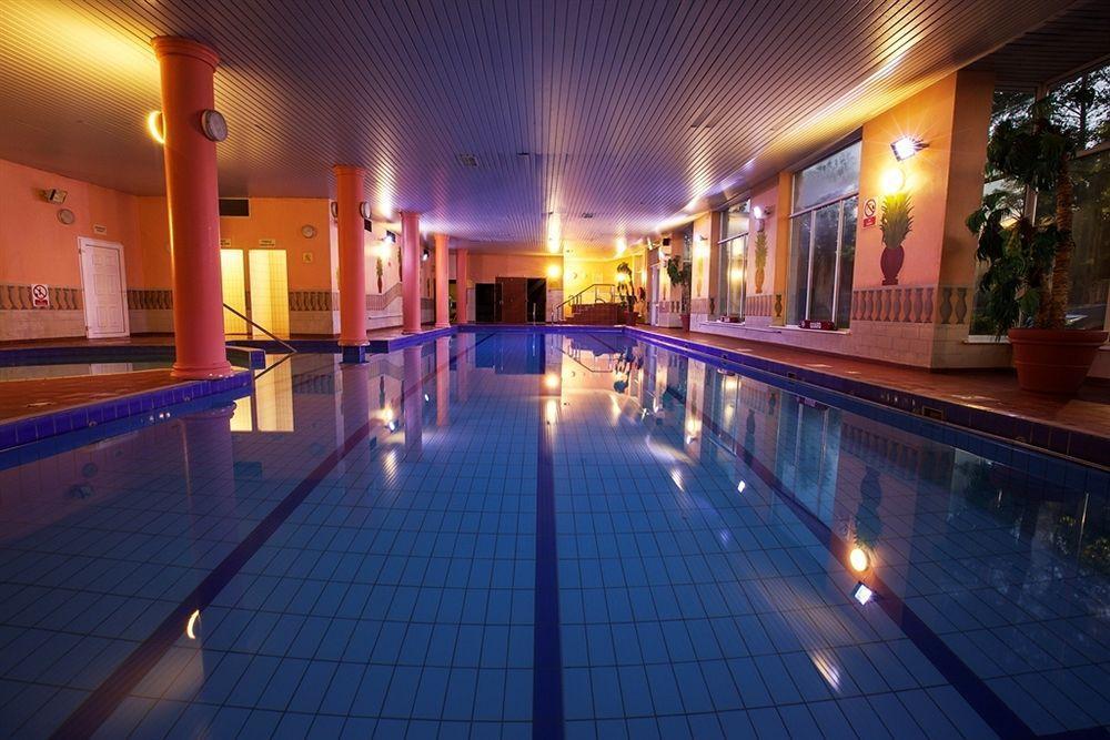 Clanree & Leisure Centre Hotel
