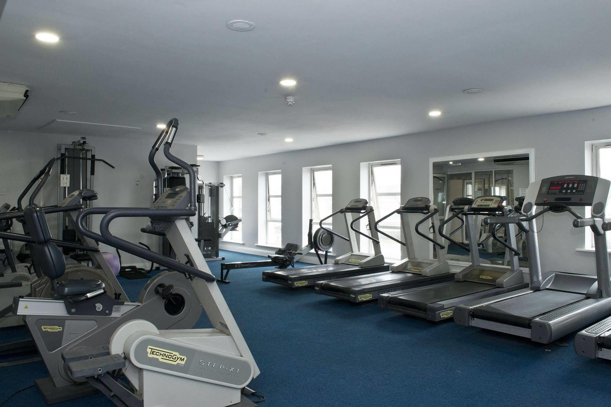 Clanree & Leisure Centre Hotel 4*